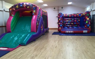 28ft Fun Run with H frame bouncy castle 