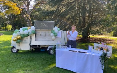 Flutes and Fizz Prosecco Van Hire 2