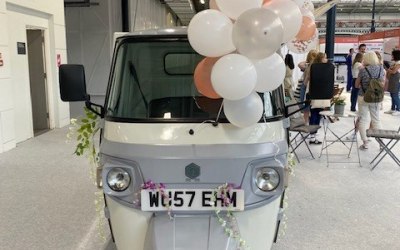 Flutes and Fizz Prosecco Van Hire 6