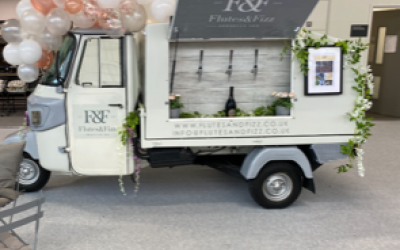 Flutes and Fizz Prosecco Van Hire 7