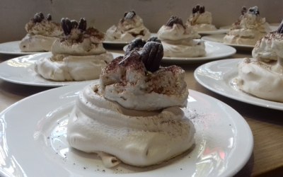 Cappuccinno pavlova