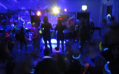 Childrens Neon parties