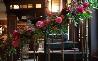 Staircase garland 