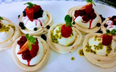 Summer fruit meringues