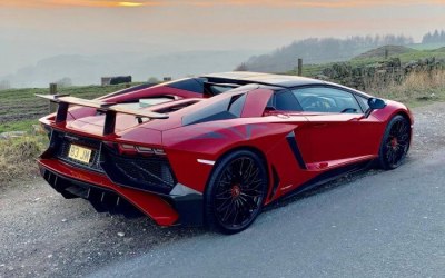 Lamborghini Aventador Roadster SV (red)