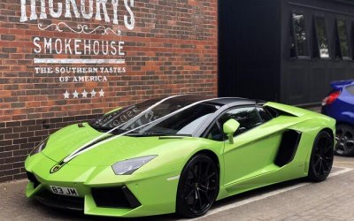 Lamborghini Aventador Roadster (green)