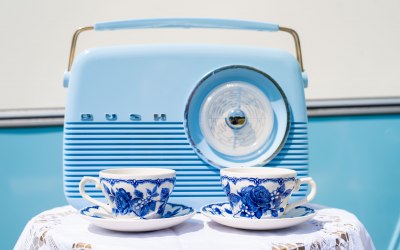 Bush retro radio