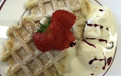 Suikerwafel with rich vanilla ice cream 