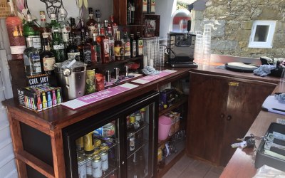 Fully stacked back bar 