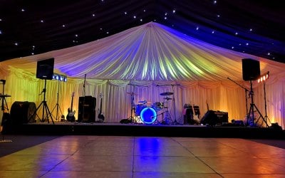 Dance floor, stage and star light ceiling bay to create the perfect dancing area.