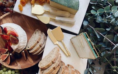 tablescaping with 100% pasteurised cheeses for a baby shower 