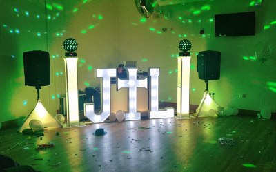 standard DJ wedding set up with Lettering