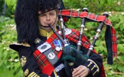 Cambridge Bagpiper  4