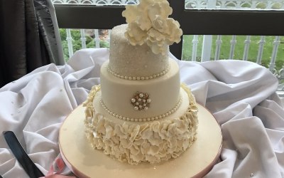 Ruffle wedding cake 