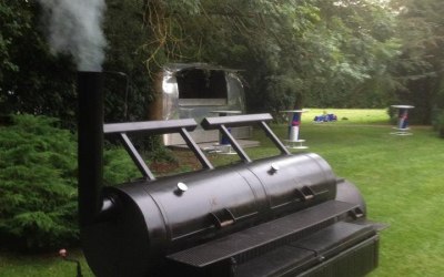 1.5 tonnes of BBQ smoker (its a beast)