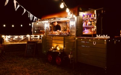 Horsebox Bar - Padbury Wedding 