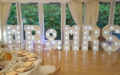 4ft LED 'MR & MRS' Letters