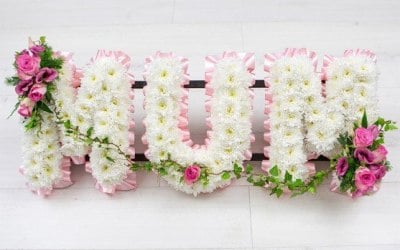 funeral-flowers-mum-lettering-1.jpg