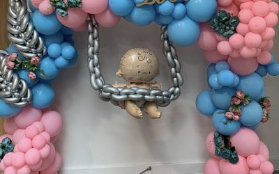 Gender Reveal Balloon Arch.jpg