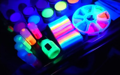 Neon/UV paints and glitters