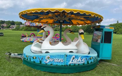 Children’s Swan ride