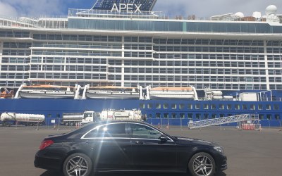 Cruise ship pick up takingclient on a North Coast Tour