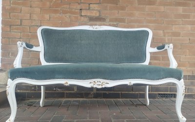 An antique sofa could be the perfect photo opportunity