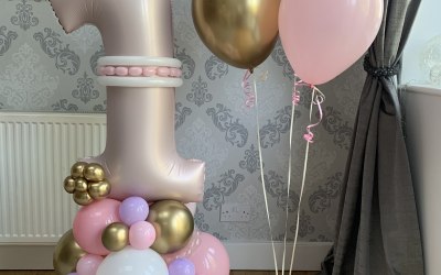 Air filled number balloon display design with helium filled balloons for Birthdays / Anniversaries 