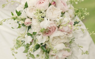 Teardrop bouquet of English roses, sweet peas and larkspur