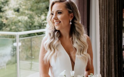 Beautiful bride Grace chose a soft Hollywood wave for her wedding in the Cotswolds