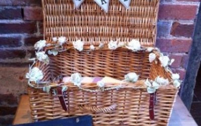 Wicker wedding cards basket