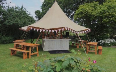 Little Hat Tipi bar and picnic area