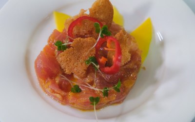 Mango & Sashimi Tuna Tartare served with Sourdough Crostini Bread