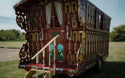 Wagon with steps 