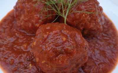 Meatball in tomato sauce