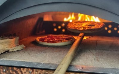 Wood Fired Pizza Oven, Cooks a Pizza in 90 Seconds