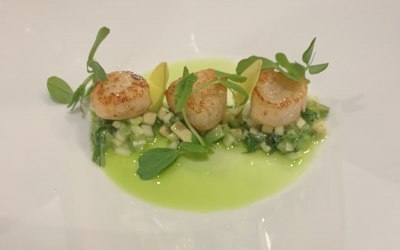 Seared scallops, green apple salsa, chive oil