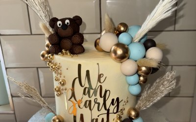 Baby shower cake 