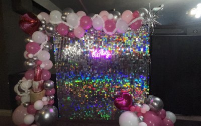 Sequin walls with balloons 