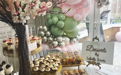 We have a great range of desserts and styles of decor available.