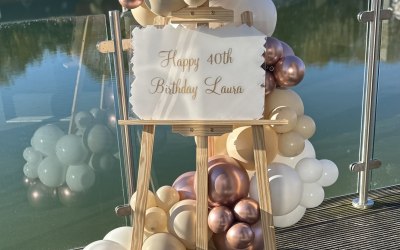 Personalised balloon easel.