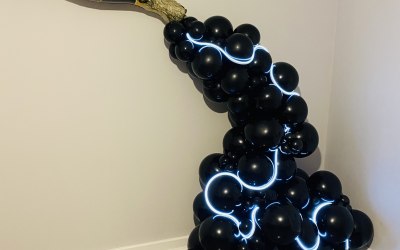 Bespoke Balloon Garland With LEF Lights Can Be Adapted In Different Colours & Themes For All Occasions. A Stunning Display Sure To Impress Your Event Guests. 