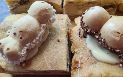 Kinder Blondies