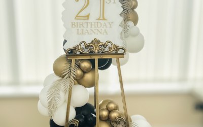 Deluxe personalised gold easel