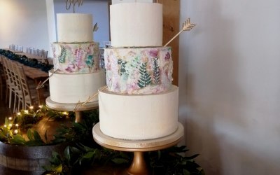 Textured buttercream wedding cake 