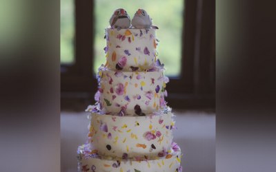 Edible flower wedding cake 