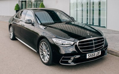 Mercedes S580E class chauffeur service London.JPG